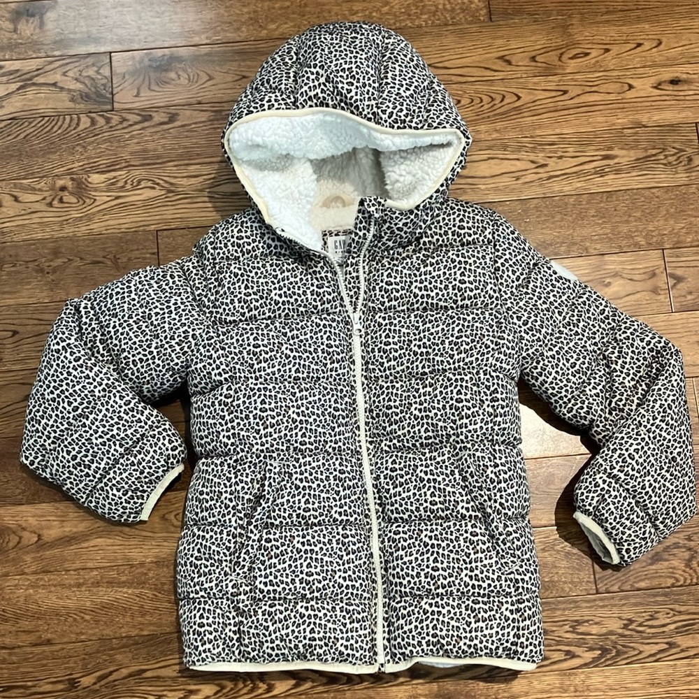 Gap , Girls XL , insulated / padded winter jacket / parka with fleece lining.